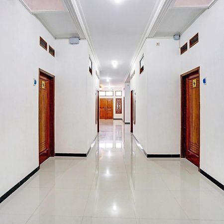 Avisha Guest House Syariah مالانغ المظهر الخارجي الصورة