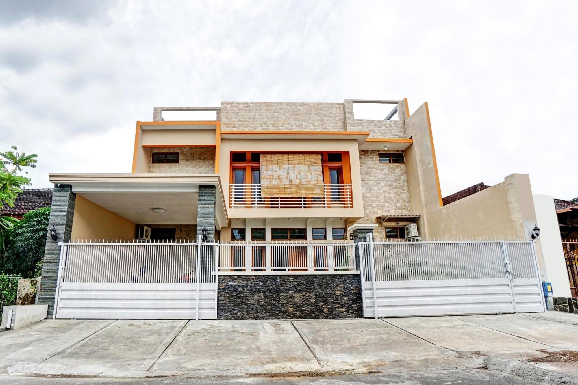 Avisha Guest House Syariah مالانغ المظهر الخارجي الصورة